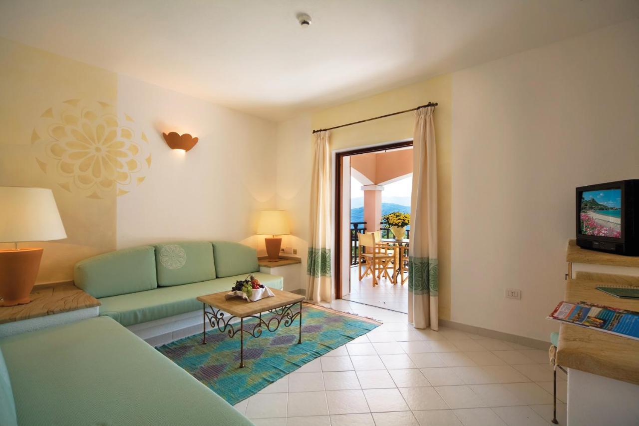Resort Cala Di Falco Cannigione Eksteriør billede